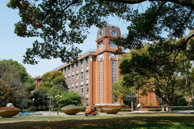 华东理工大学(华东理工大学邮箱)